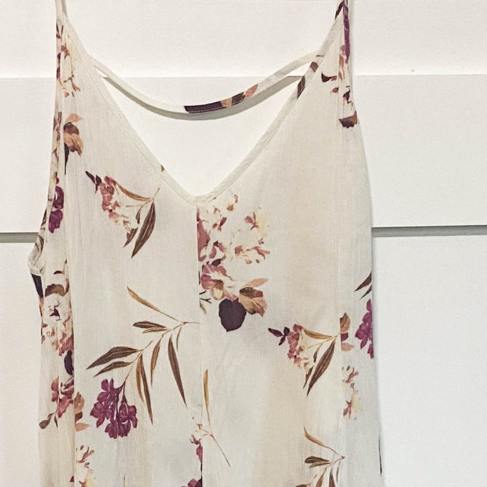 Lush Mini White Floral V Neck Cute Strappy Sun Dress Small